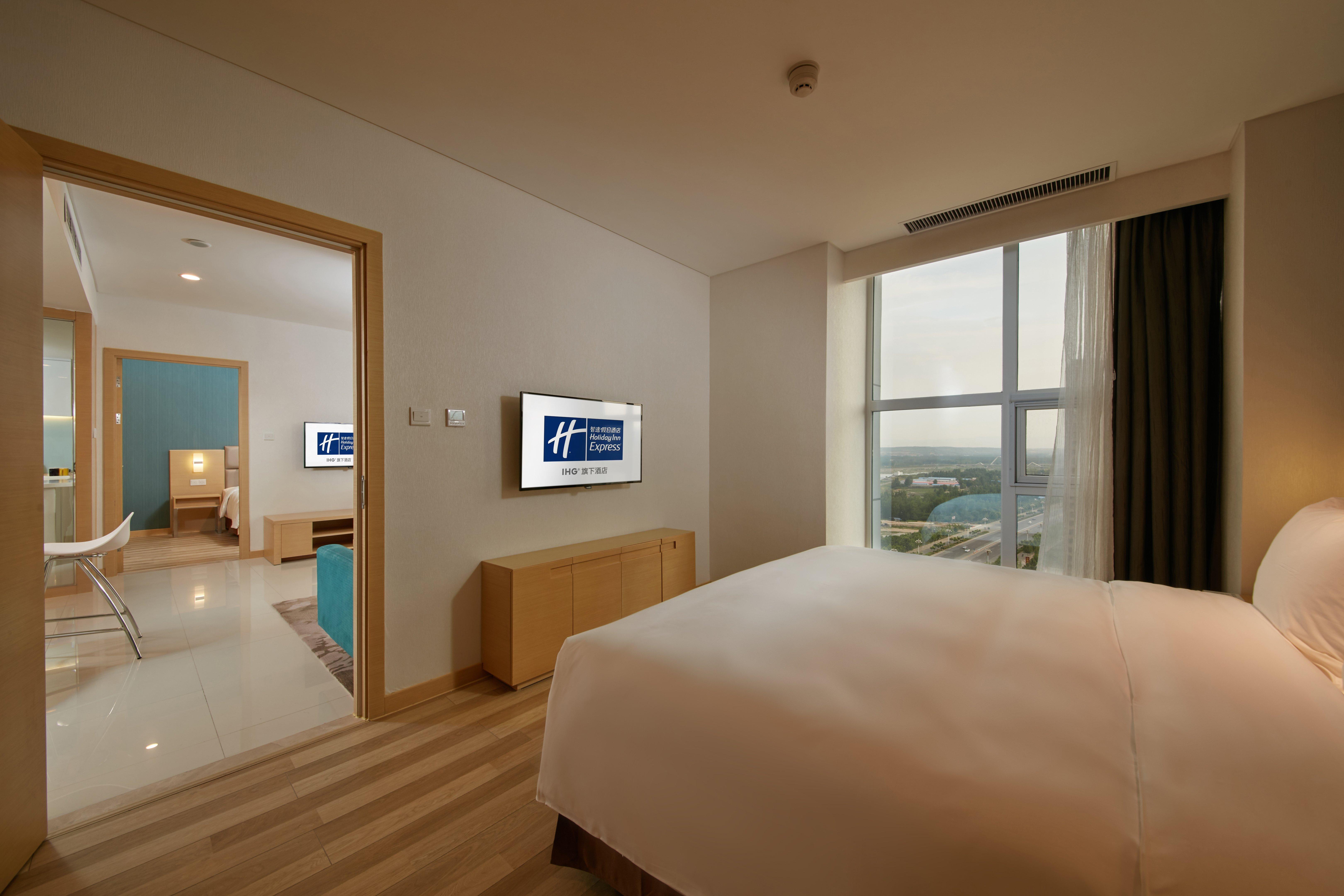 Holiday Inn Express Luoyang Yichuan By Ihg Exterior photo
