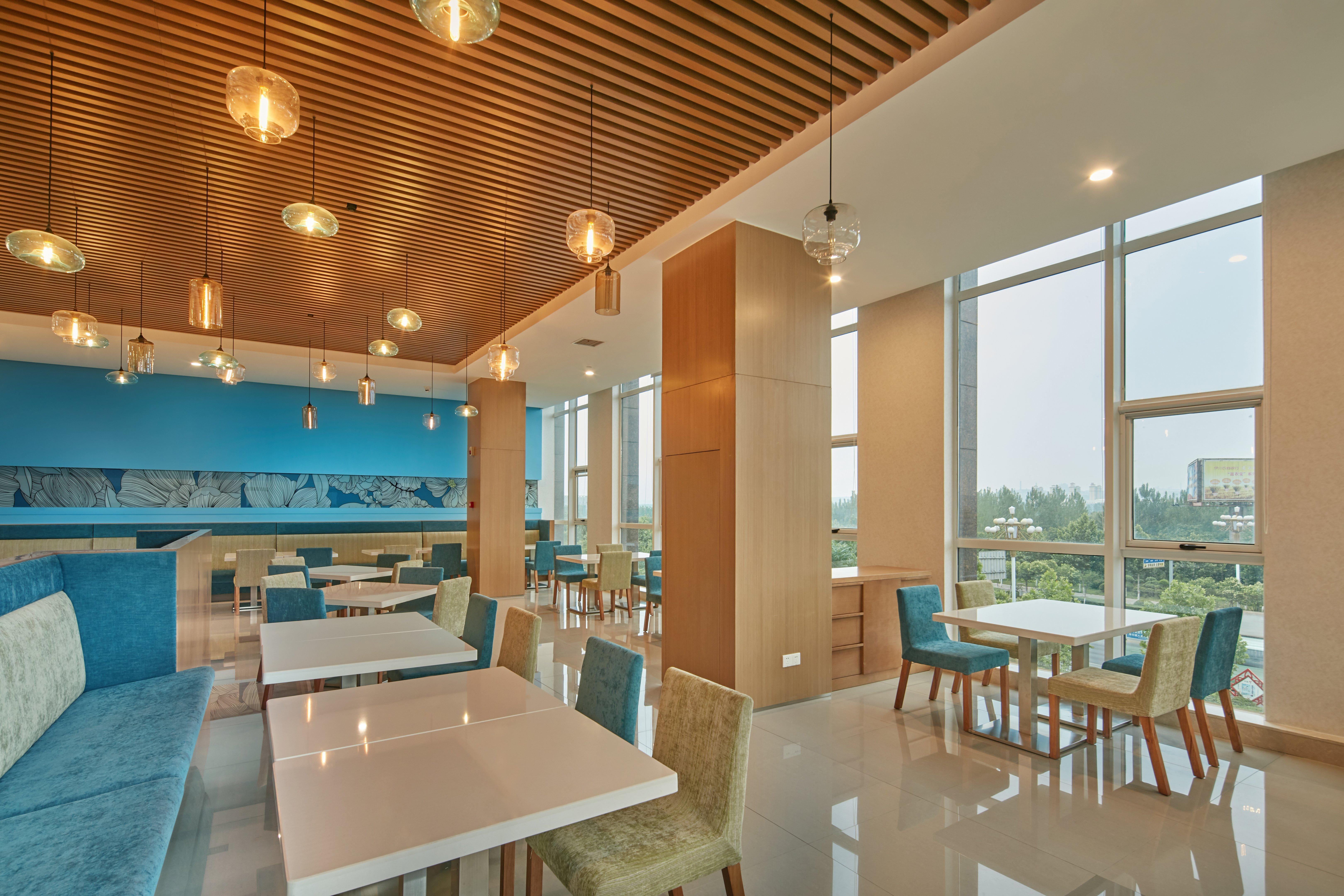 Holiday Inn Express Luoyang Yichuan By Ihg Exterior photo