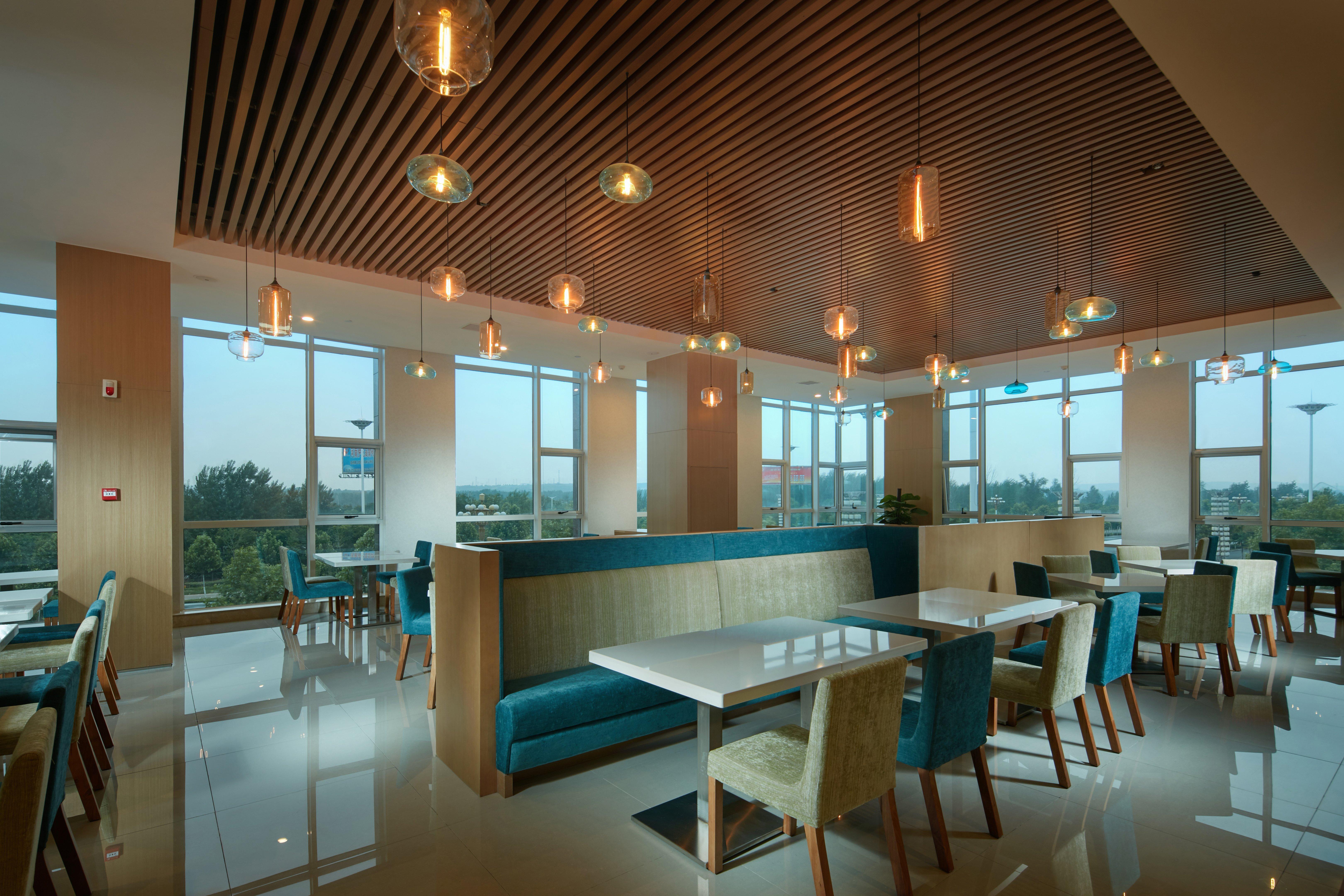 Holiday Inn Express Luoyang Yichuan By Ihg Exterior photo